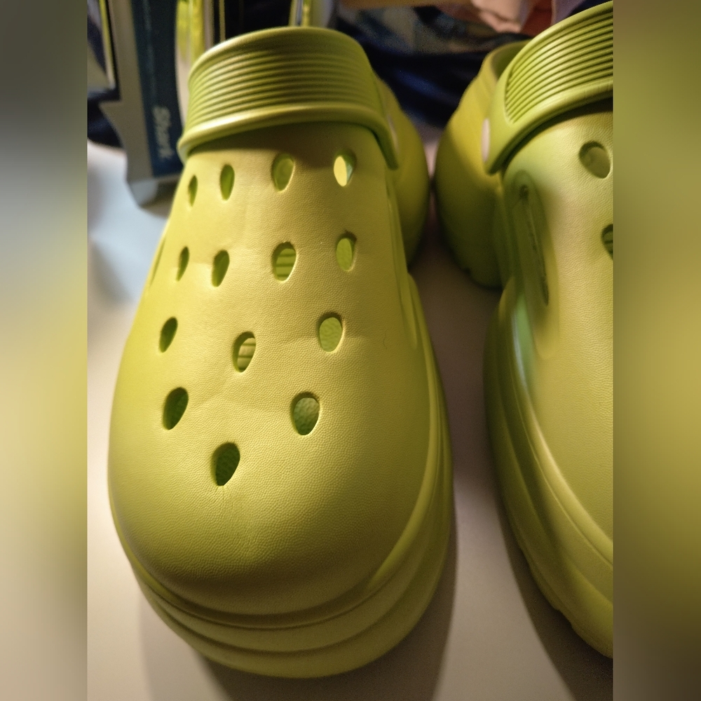 Kids Green Clogs - Picture 5 of 6